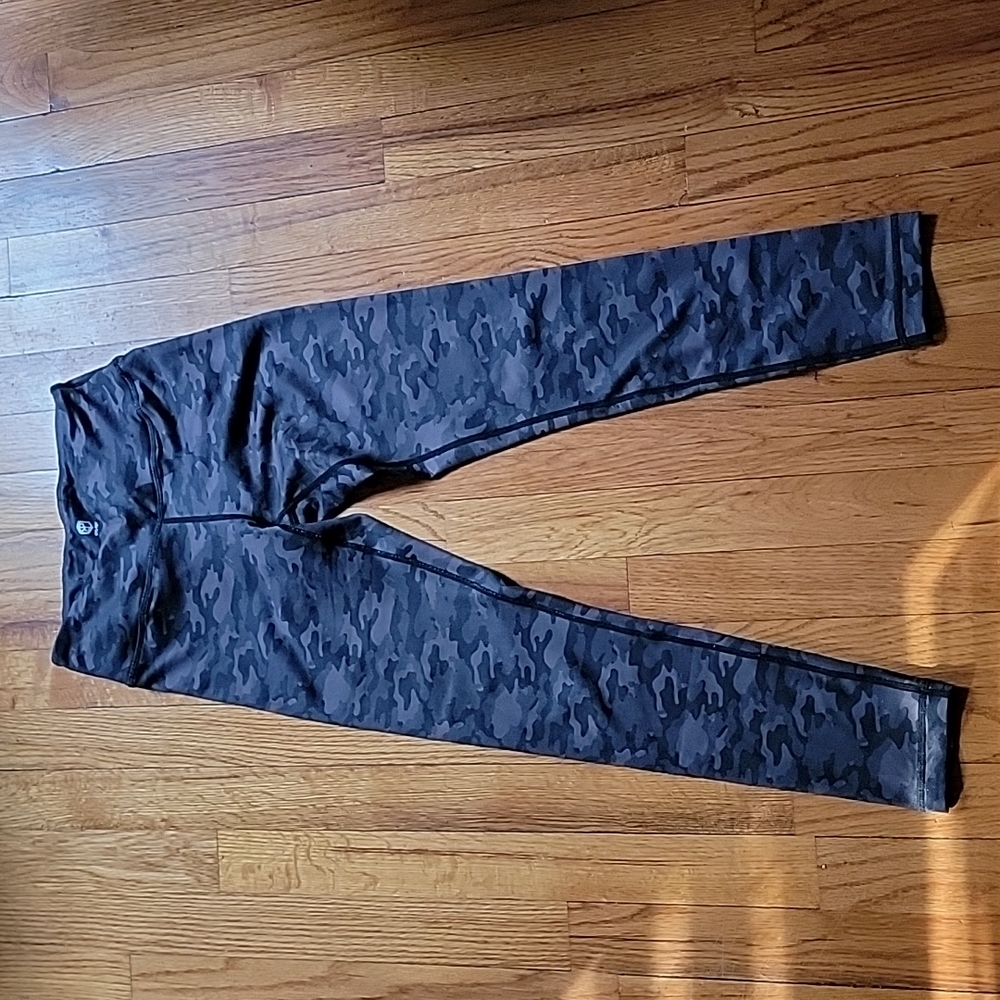 Born Primitive Camo Leggings